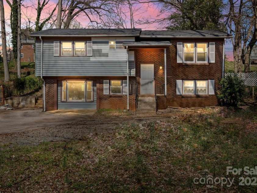 326 Whispering Pines Drive, Charlotte, NC 28217.  MLS# CAR4234416, YatesRealty ID 12973. 