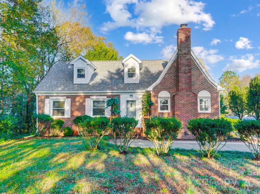 3703 Margaret Wallace Road, Matthews, NC 28105.  MLS# CAR4201589, YatesRealty ID 12974. 