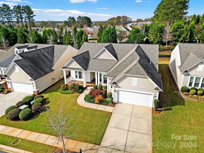 4022 Blackburn Court, Fort Mill, SC 29707.  MLS# CAR4201608, YatesRealty ID 12976. 