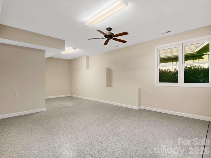 54 Deep Valley Lane, Hendersonville, NC 28791.  MLS# CAR4398094, YatesRealty ID 12976. 