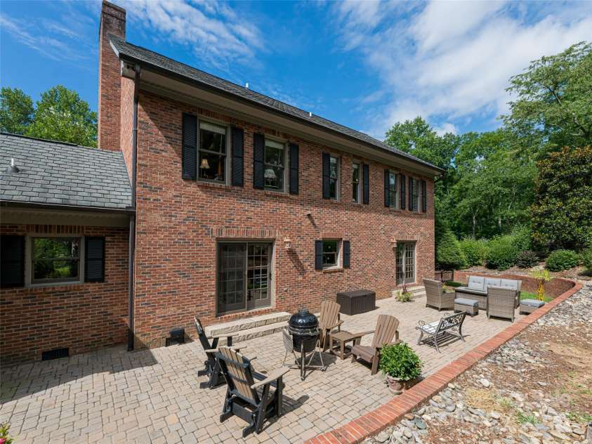 91 Carter Cove Road, Asheville, NC 28804.  MLS# CAR4305572, YatesRealty ID 12978. 