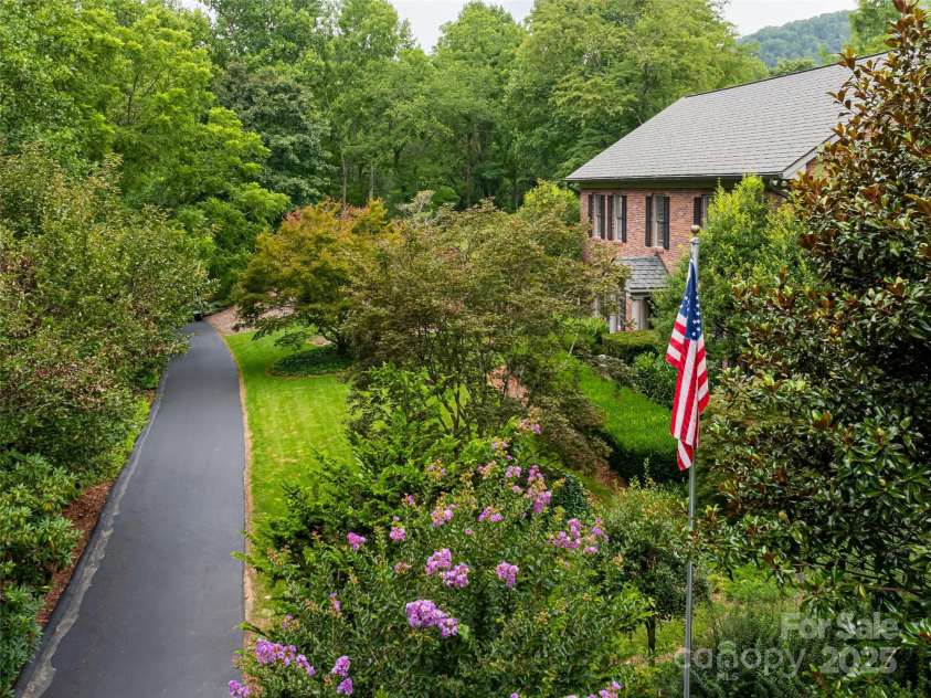 91 Carter Cove Road, Asheville, NC 28804.  MLS# CAR4305572, YatesRealty ID 12978. 