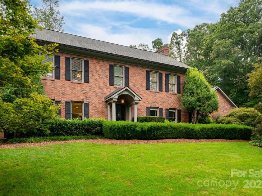 91 Carter Cove Road, Asheville, NC 28804.  MLS# CAR4305572, YatesRealty ID 12978. 
