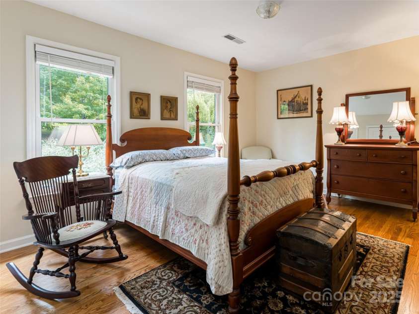 91 Carter Cove Road, Asheville, NC 28804.  MLS# CAR4305572, YatesRealty ID 12978. 