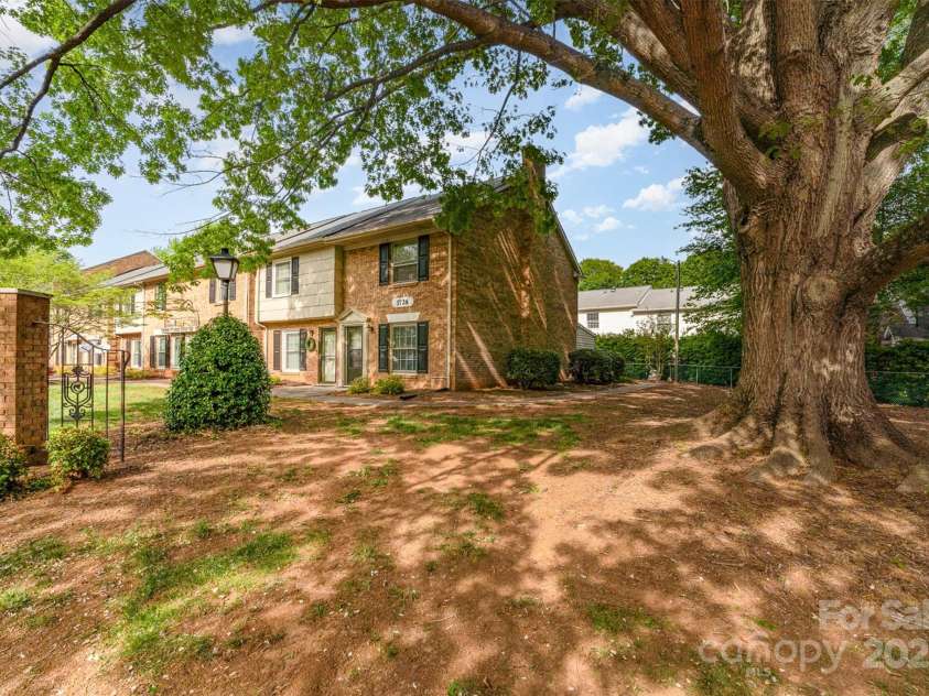 3726 Park Road, Charlotte, NC 28209.  MLS# CAR4248906, YatesRealty ID 12979. 