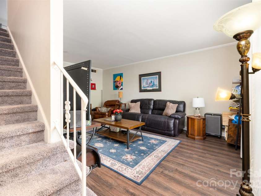 3726 Park Road, Charlotte, NC 28209.  MLS# CAR4248906, YatesRealty ID 12979. 