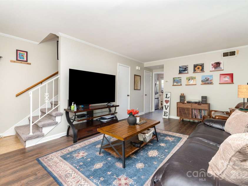 3726 Park Road, Charlotte, NC 28209.  MLS# CAR4248906, YatesRealty ID 12979. 