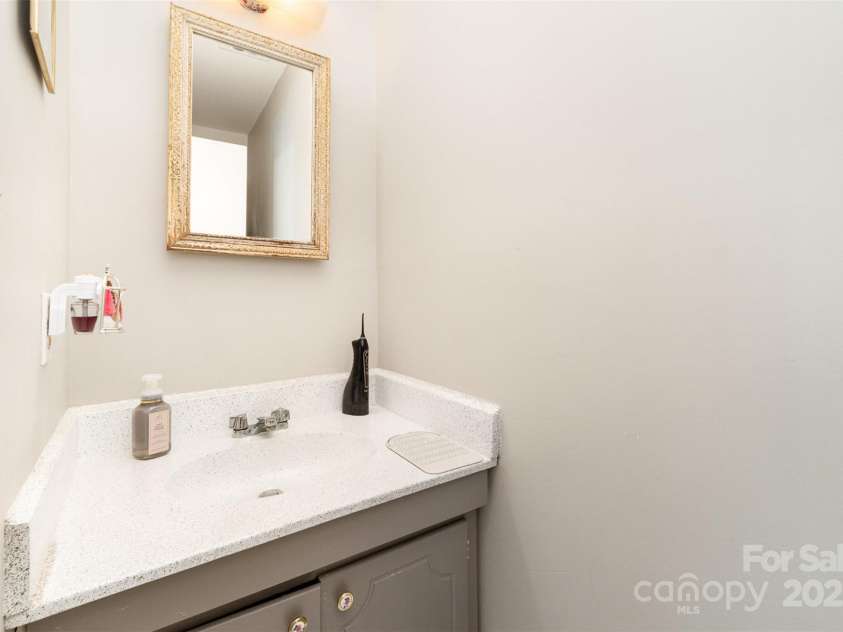 3726 Park Road, Charlotte, NC 28209.  MLS# CAR4248906, YatesRealty ID 12979. 