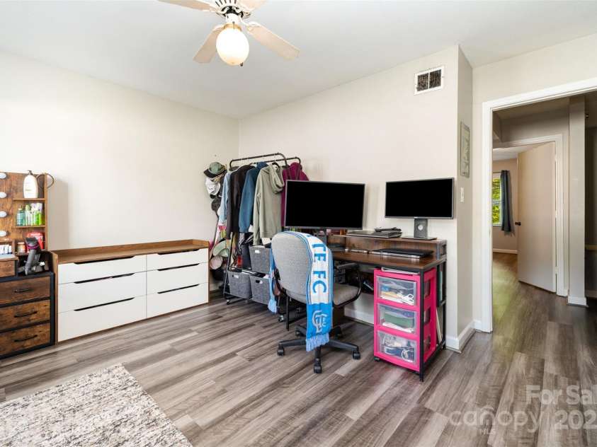 3726 Park Road, Charlotte, NC 28209.  MLS# CAR4248906, YatesRealty ID 12979. 