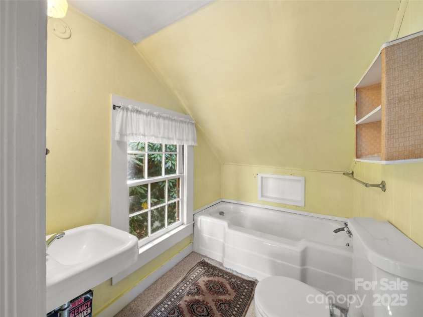 435 Upper Laurel Drive, Laurel Park, NC 28739.  MLS# CAR4305569, YatesRealty ID 12979. Primary Bath