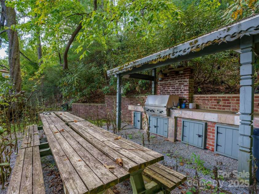 435 Upper Laurel Drive, Laurel Park, NC 28739.  MLS# CAR4305569, YatesRealty ID 12979. Upper Picnic/Grill Area