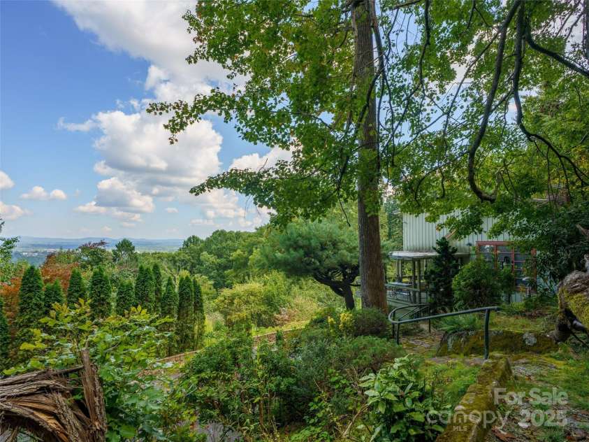 435 Upper Laurel Drive, Laurel Park, NC 28739.  MLS# CAR4305569, YatesRealty ID 12979. View