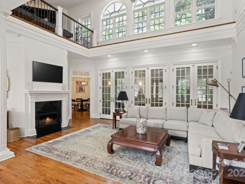 117 Founders Drive, Flat Rock, NC 28731.  MLS# CAR4276732, YatesRealty ID 1298. 