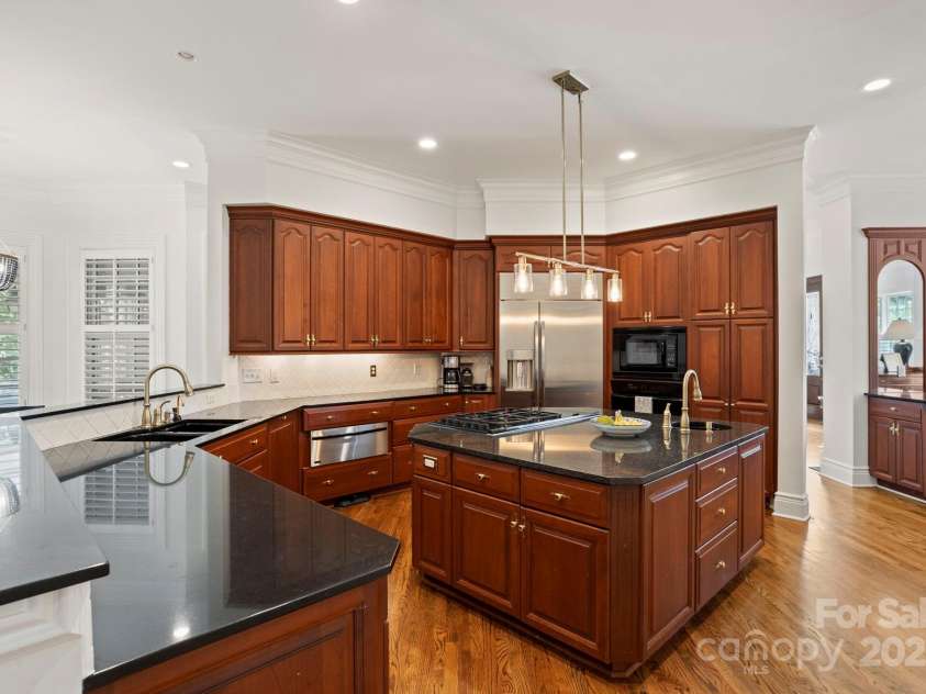 117 Founders Drive, Flat Rock, NC 28731.  MLS# CAR4276732, YatesRealty ID 1298. 