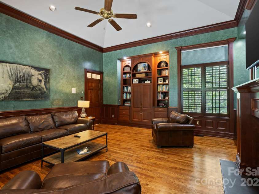 117 Founders Drive, Flat Rock, NC 28731.  MLS# CAR4276732, YatesRealty ID 1298. 