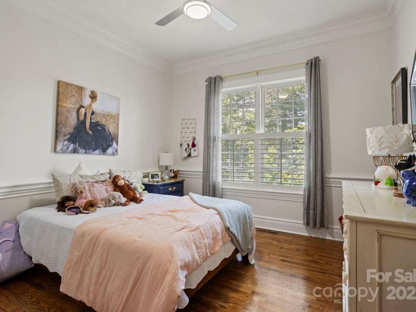 117 Founders Drive, Flat Rock, NC 28731.  MLS# CAR4276732, YatesRealty ID 1298. 