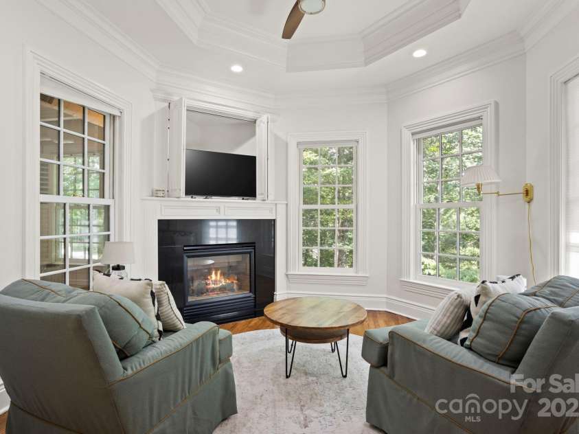 117 Founders Drive, Flat Rock, NC 28731.  MLS# CAR4276732, YatesRealty ID 1298. 