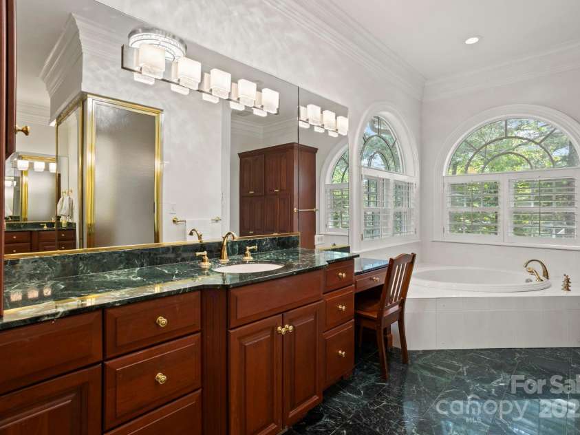 117 Founders Drive, Flat Rock, NC 28731.  MLS# CAR4276732, YatesRealty ID 1298. 