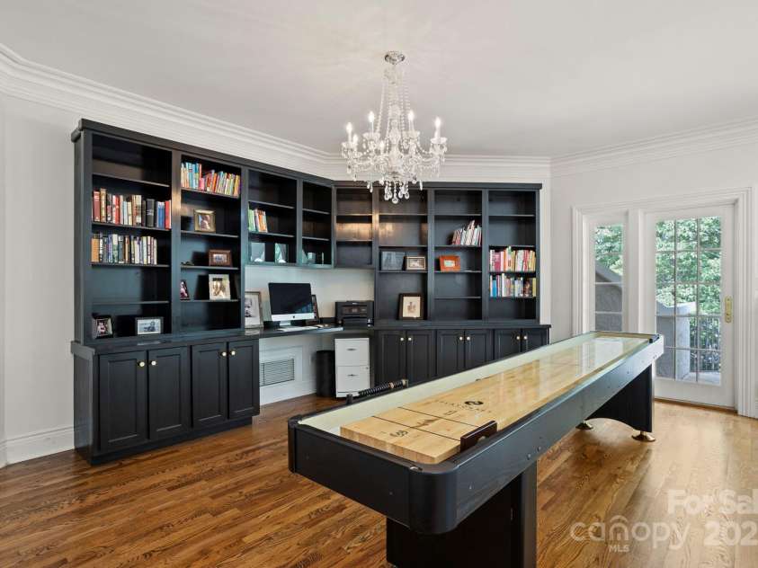 117 Founders Drive, Flat Rock, NC 28731.  MLS# CAR4276732, YatesRealty ID 1298. 