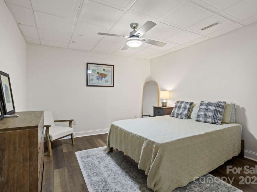 117 Founders Drive, Flat Rock, NC 28731.  MLS# CAR4276732, YatesRealty ID 1298. 