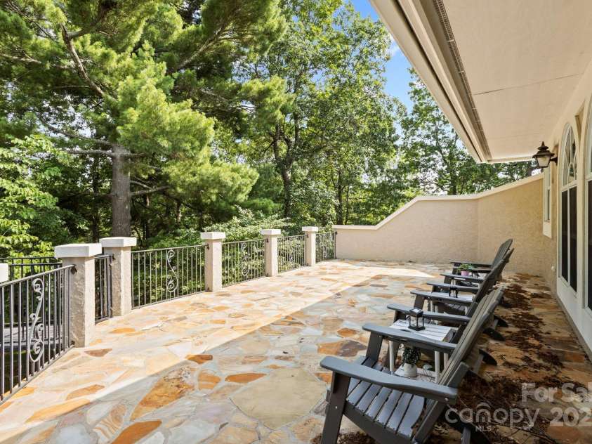 117 Founders Drive, Flat Rock, NC 28731.  MLS# CAR4276732, YatesRealty ID 1298. 