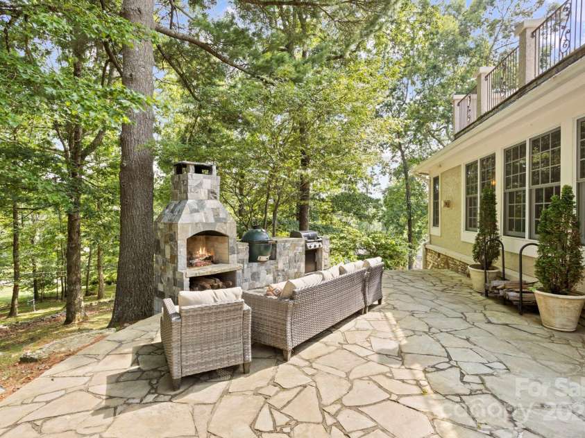 117 Founders Drive, Flat Rock, NC 28731.  MLS# CAR4276732, YatesRealty ID 1298. 