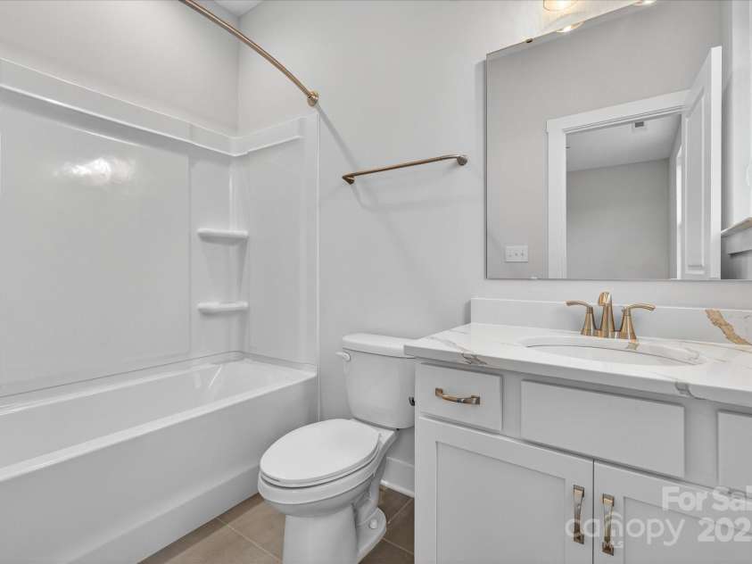 412 Nathaniel Way, Charlotte, NC 28213.  MLS# CAR4252865, YatesRealty ID 1298. Bath 2