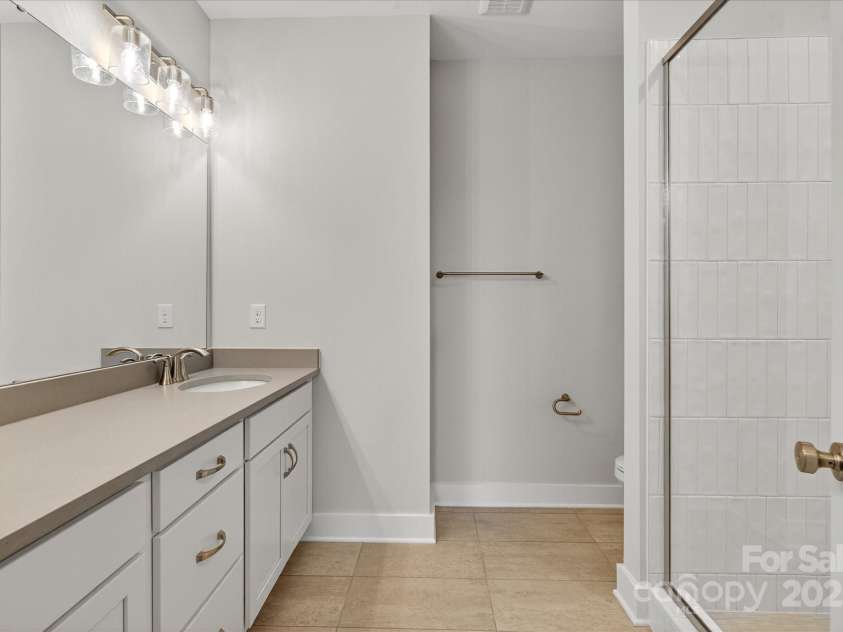 412 Nathaniel Way, Charlotte, NC 28213.  MLS# CAR4252865, YatesRealty ID 1298. Premier Bath