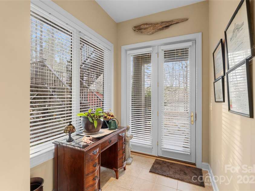 621 Crystal Bay Drive, Denton, NC 27239.  MLS# CAR4329228, YatesRealty ID 1298. 