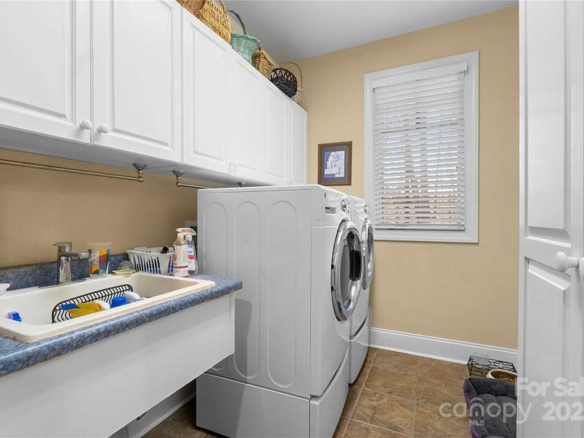 621 Crystal Bay Drive, Denton, NC 27239.  MLS# CAR4329228, YatesRealty ID 1298. 