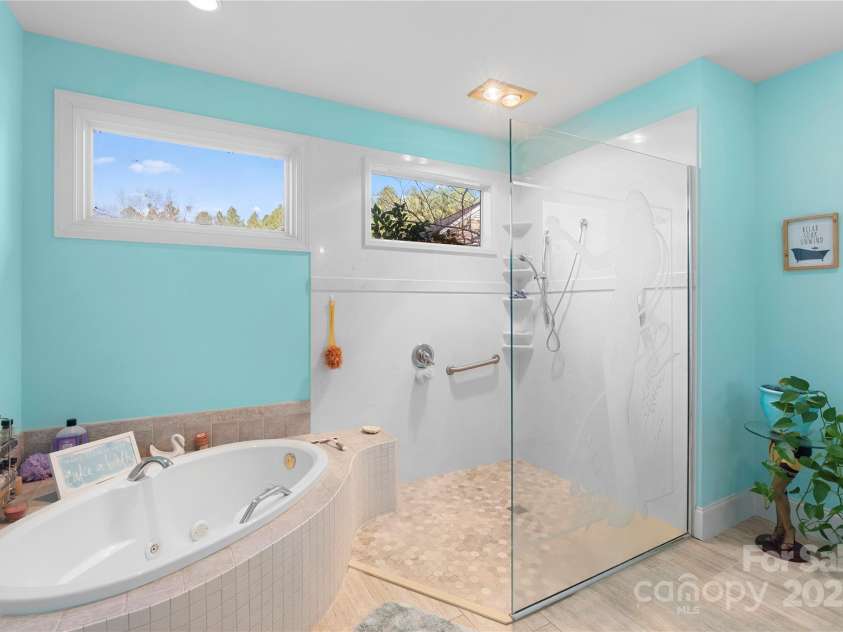 621 Crystal Bay Drive, Denton, NC 27239.  MLS# CAR4329228, YatesRealty ID 1298. 