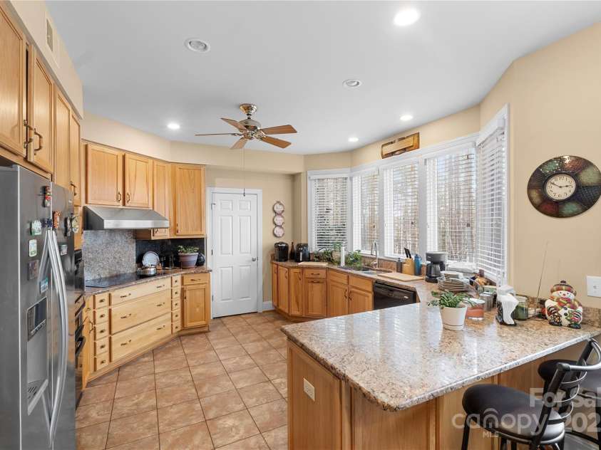 621 Crystal Bay Drive, Denton, NC 27239.  MLS# CAR4329228, YatesRealty ID 1298. 