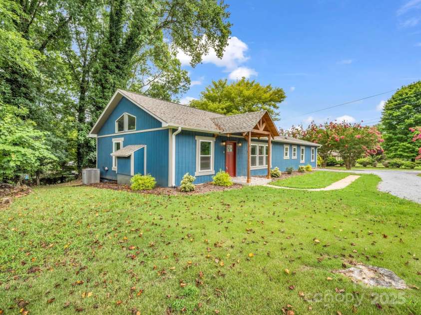 611 Peniel Road, Columbus, NC 28722.  MLS# CAR4327826, YatesRealty ID 12980. 