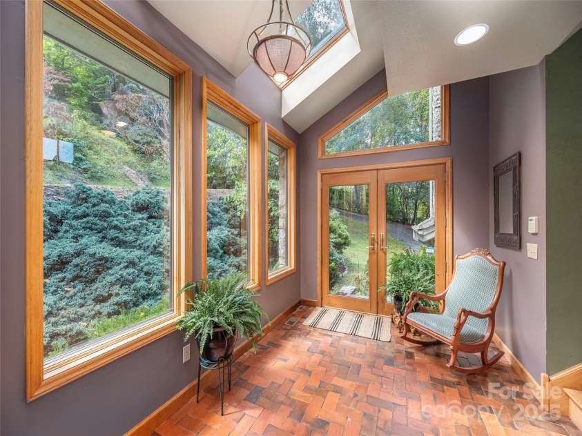 89 Patten Park Drive, Waynesville, NC 28785.  MLS# CAR4307943, YatesRealty ID 12980. 