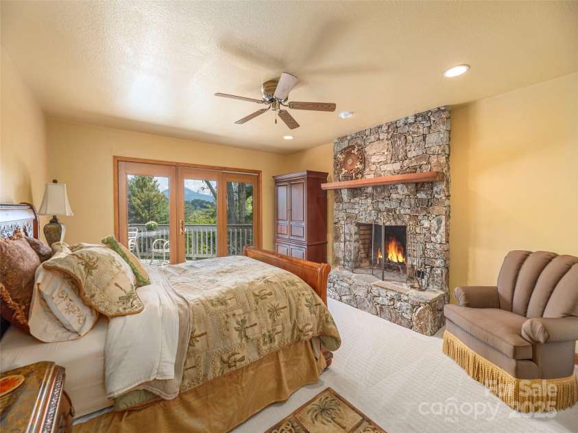 89 Patten Park Drive, Waynesville, NC 28785.  MLS# CAR4307943, YatesRealty ID 12980. 