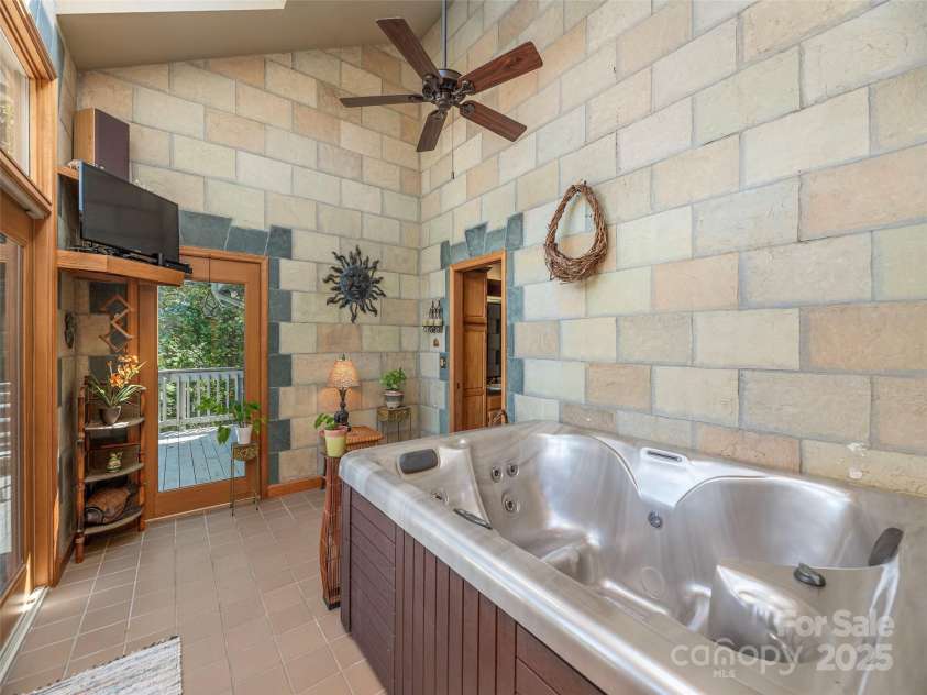 89 Patten Park Drive, Waynesville, NC 28785.  MLS# CAR4307943, YatesRealty ID 12980. 