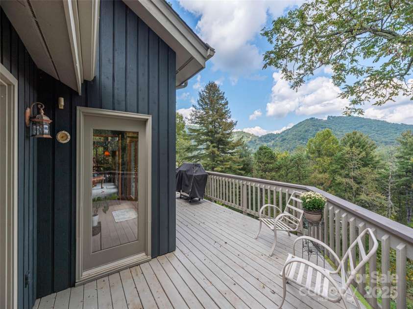 89 Patten Park Drive, Waynesville, NC 28785.  MLS# CAR4307943, YatesRealty ID 12980. 