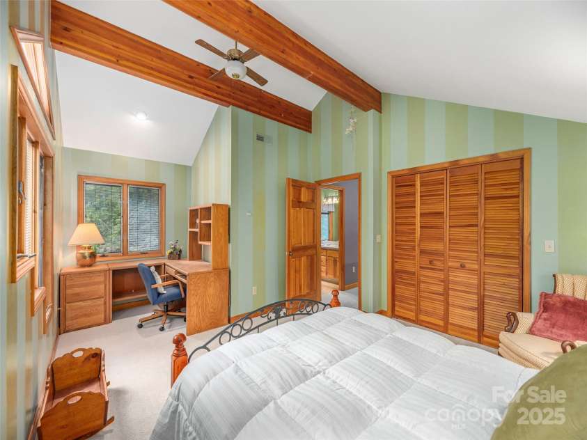 89 Patten Park Drive, Waynesville, NC 28785.  MLS# CAR4307943, YatesRealty ID 12980. 