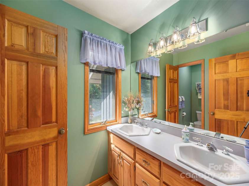 89 Patten Park Drive, Waynesville, NC 28785.  MLS# CAR4307943, YatesRealty ID 12980. 