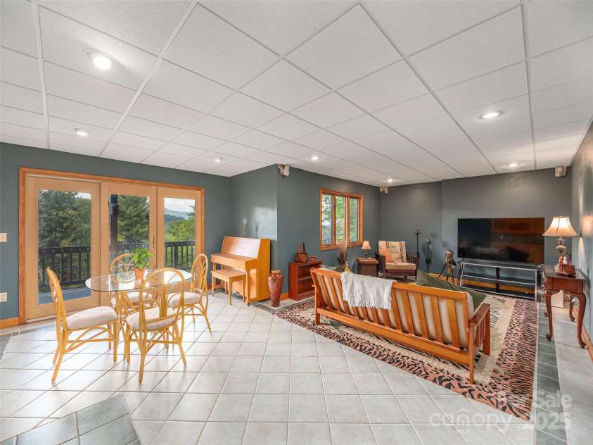 89 Patten Park Drive, Waynesville, NC 28785.  MLS# CAR4307943, YatesRealty ID 12980. 