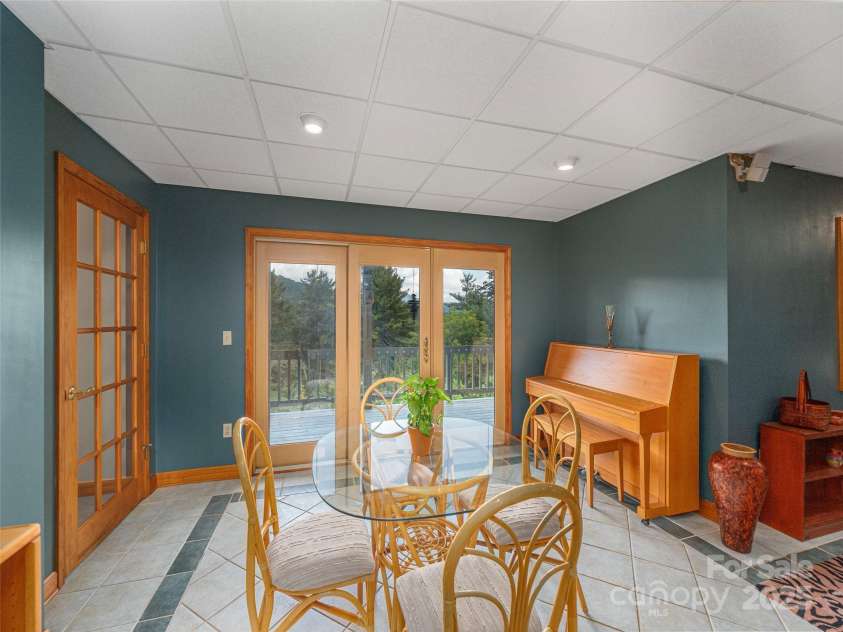89 Patten Park Drive, Waynesville, NC 28785.  MLS# CAR4307943, YatesRealty ID 12980. 