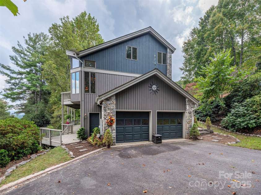89 Patten Park Drive, Waynesville, NC 28785.  MLS# CAR4307943, YatesRealty ID 12980. 