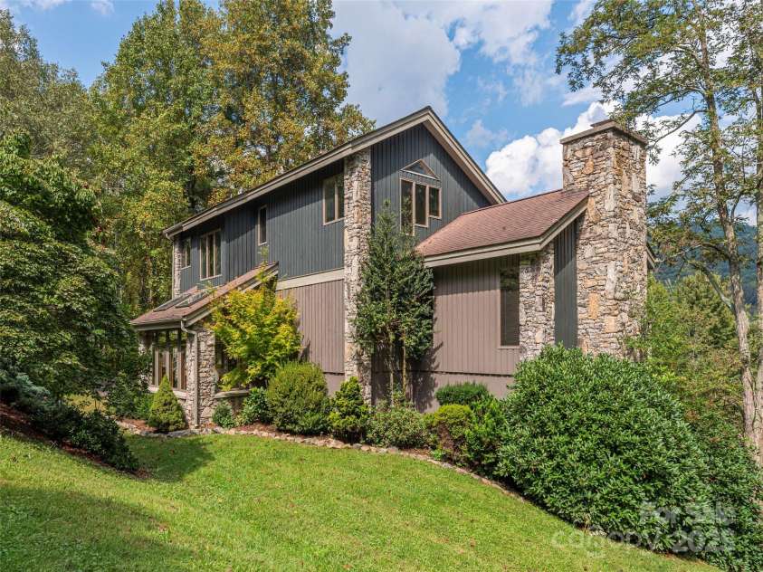 89 Patten Park Drive, Waynesville, NC 28785.  MLS# CAR4307943, YatesRealty ID 12980. 