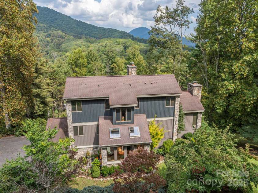 89 Patten Park Drive, Waynesville, NC 28785.  MLS# CAR4307943, YatesRealty ID 12980. 