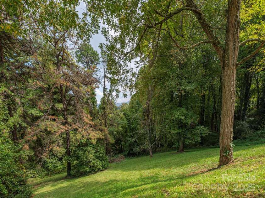 89 Patten Park Drive, Waynesville, NC 28785.  MLS# CAR4307943, YatesRealty ID 12980. 