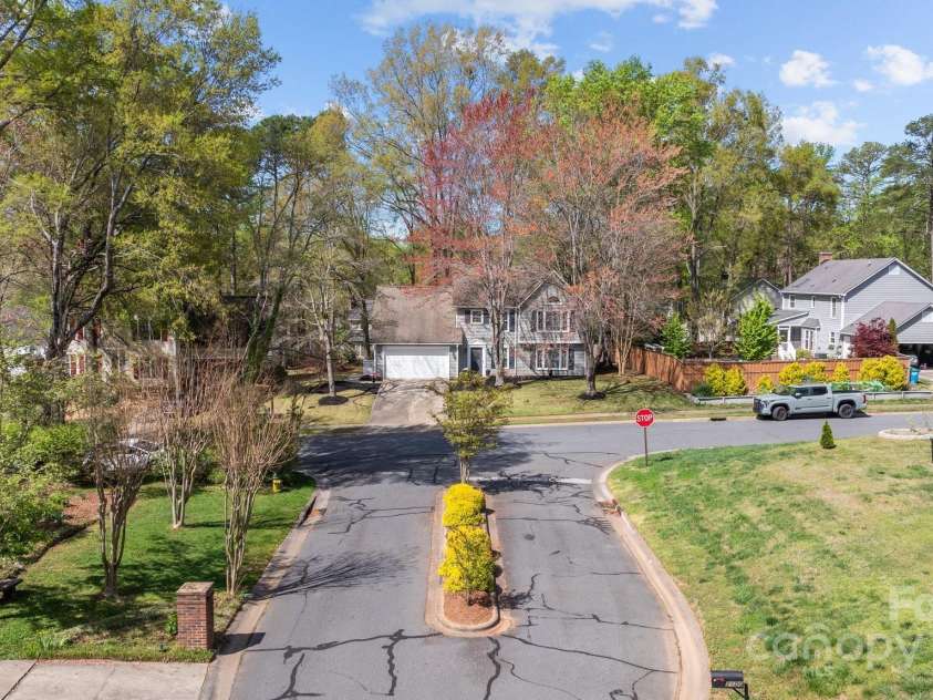 2439 Heathershire Lane, Matthews, NC 28105.  MLS# CAR4241970, YatesRealty ID 12981. 