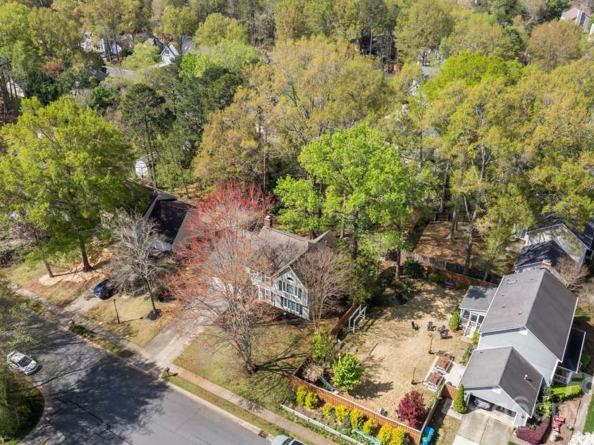 2439 Heathershire Lane, Matthews, NC 28105.  MLS# CAR4241970, YatesRealty ID 12981. 