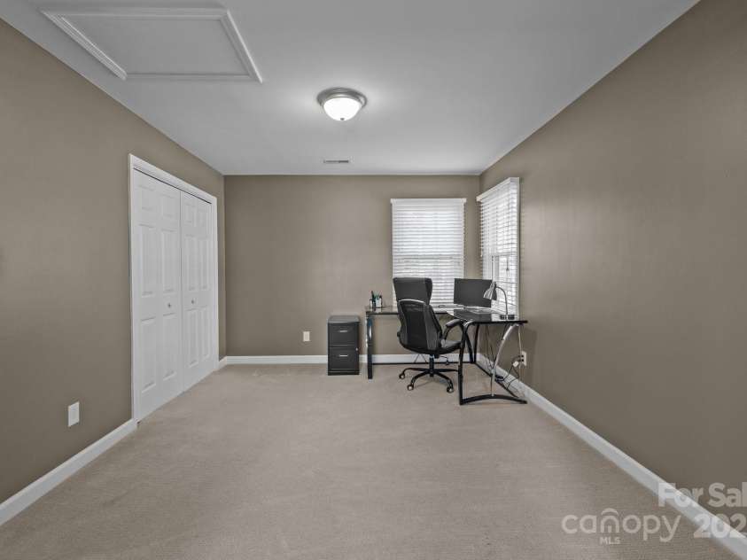 2439 Heathershire Lane, Matthews, NC 28105.  MLS# CAR4241970, YatesRealty ID 12981. 