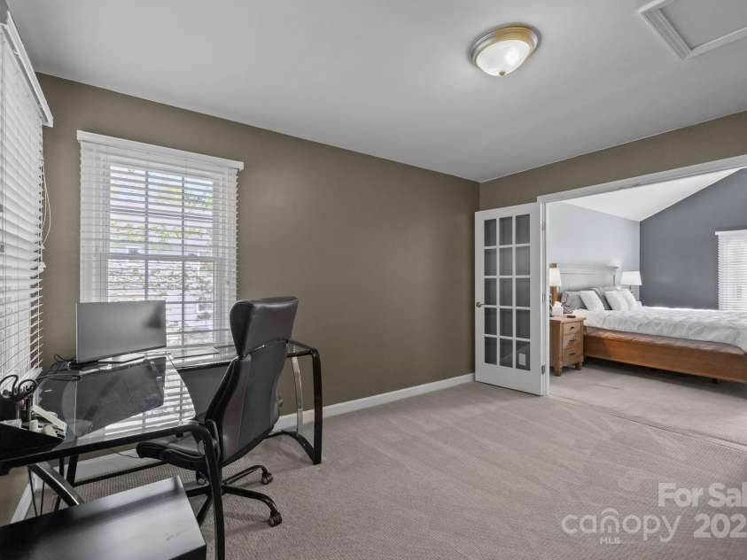 2439 Heathershire Lane, Matthews, NC 28105.  MLS# CAR4241970, YatesRealty ID 12981. 