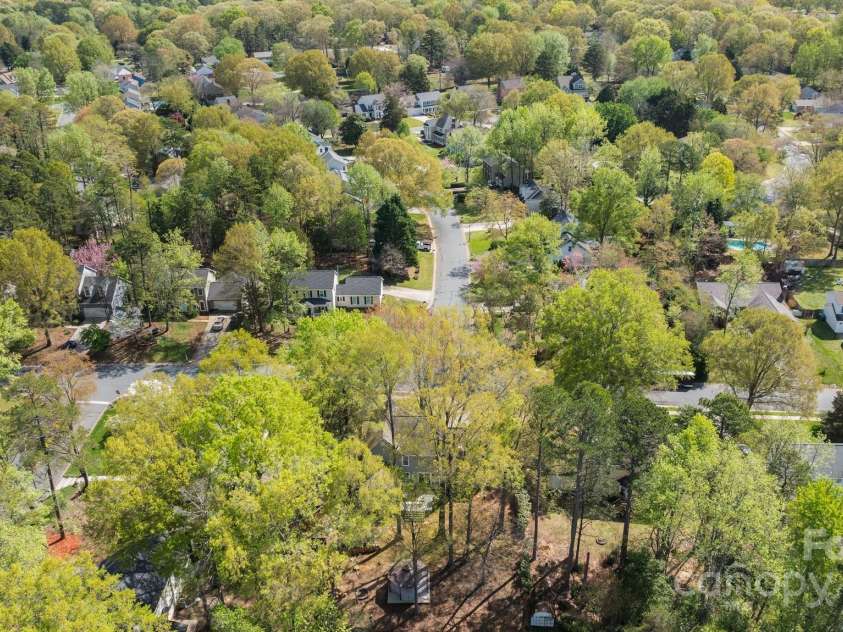 2439 Heathershire Lane, Matthews, NC 28105.  MLS# CAR4241970, YatesRealty ID 12981. 